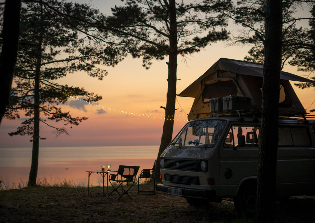 Dachzelt-Reise Ostsee Estland Sonnenuntergang