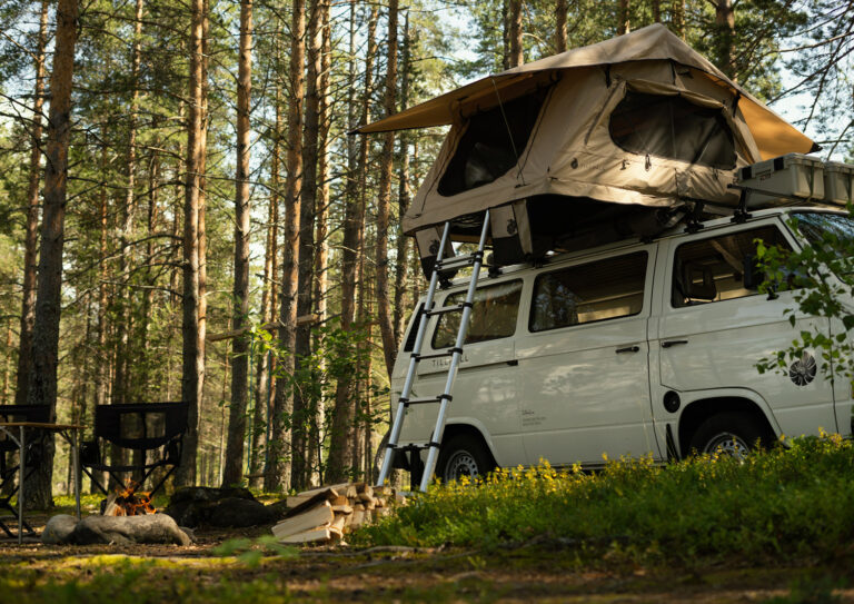 Dachzelt Finnland Wald Lagerfeuer